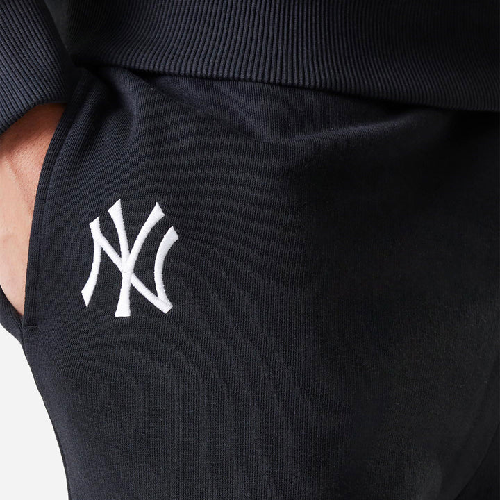 60675767 - Pantaloni - New Era