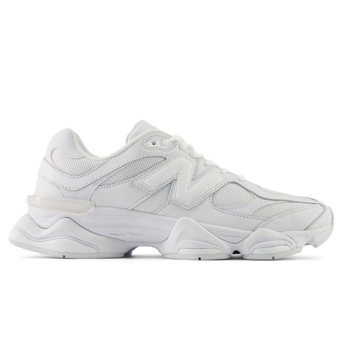U9060NRJ - Scarpe - NEW BALANCE 9060 - TRIPLE WHITE - Design Sportivo - Retro-Futuristico - Massiccia  - Monocromatica Bianca