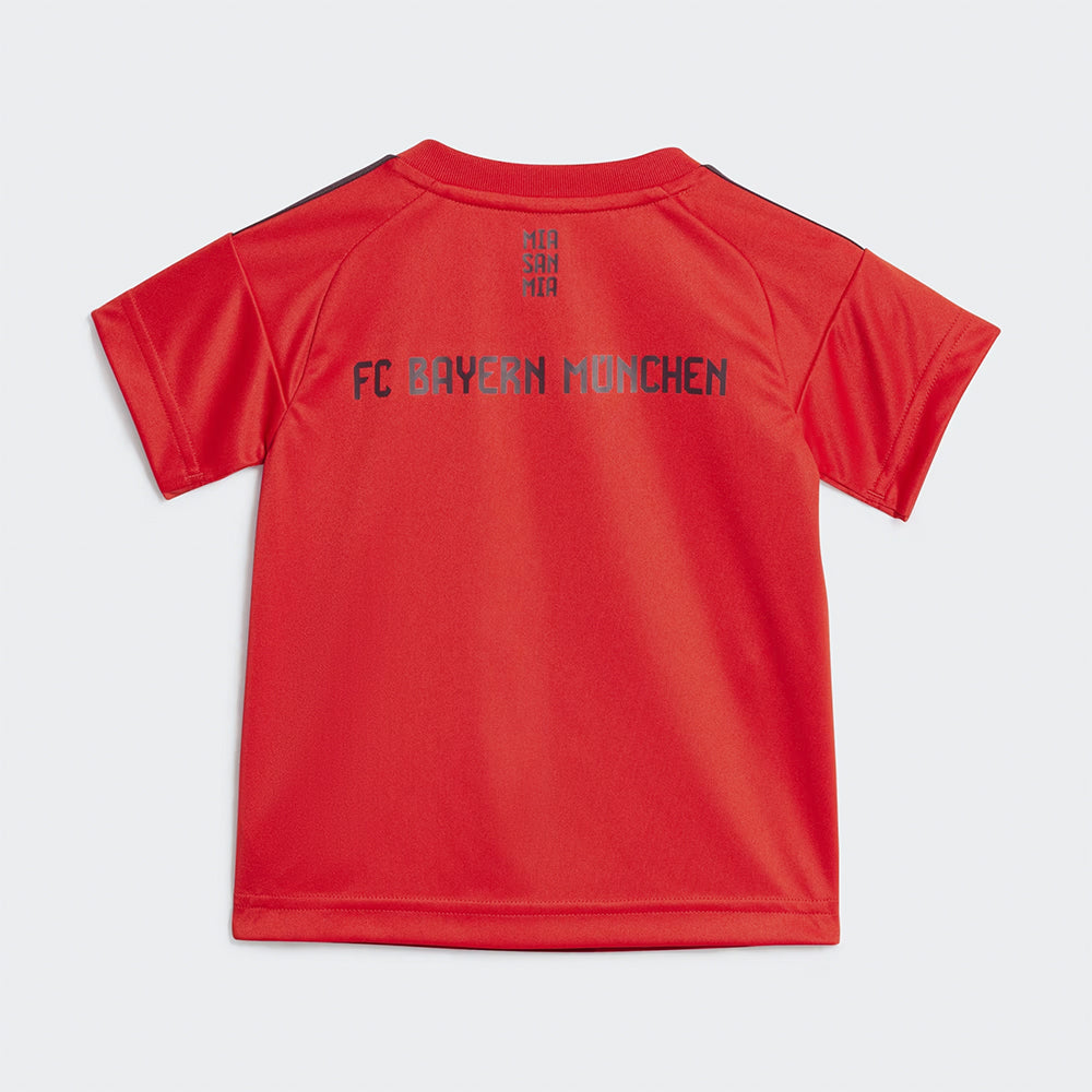 IT2256 - Completi - Adidas