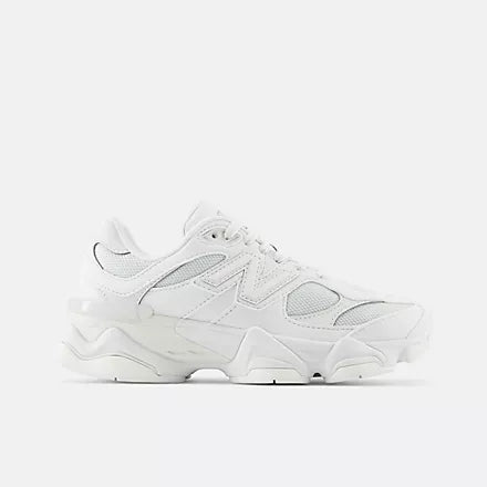 GC9060LL - Scarpe - Sneaker - Donna - NEW BALANCE 9060 - TRIPLE WHITE - Serie 99X - Era Y2K - Bianco Monocromatico - Versatile - Moderna