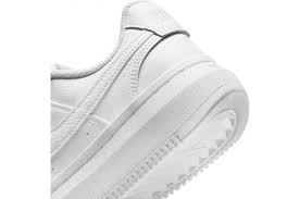 DM0113 - Shoes - Nike