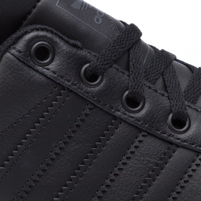 EE9700 - Shoes - Adidas