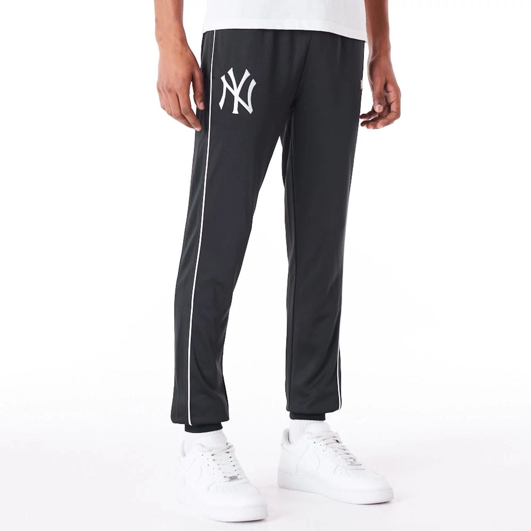 60564819 - Pantaloni - New Era