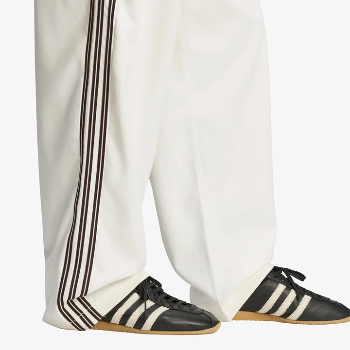 KW7987 - Pantaloni - Adidas