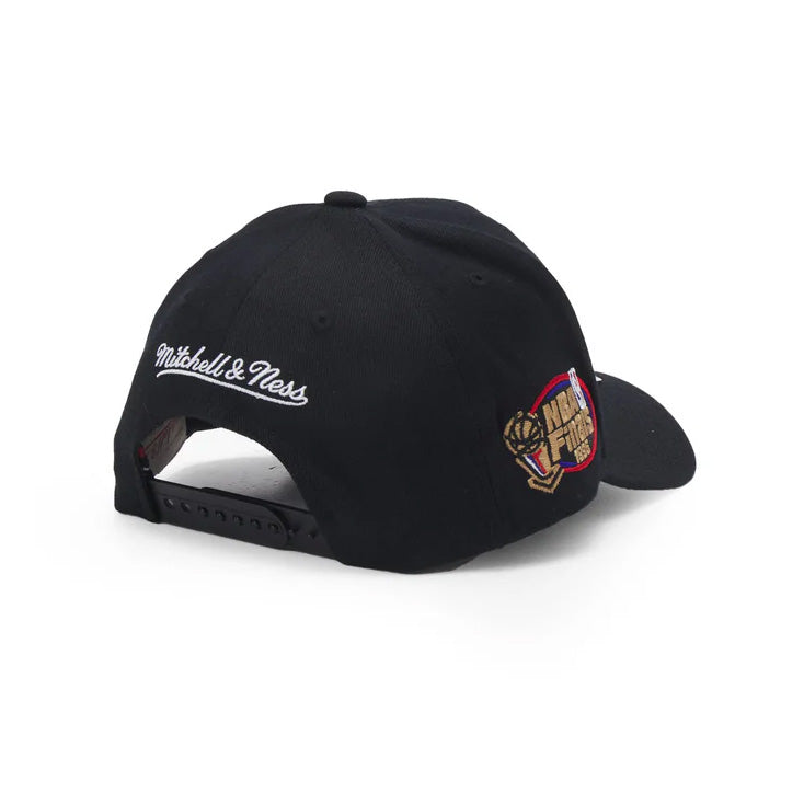 HHSS2976 CBUYYPPPBLCK - Cappelli - Uomo - Mitchell & Ness - NBA CHICAGO BULLS - Nero Logo Classico - Streetwear - Fit Comodo & Personalizzato