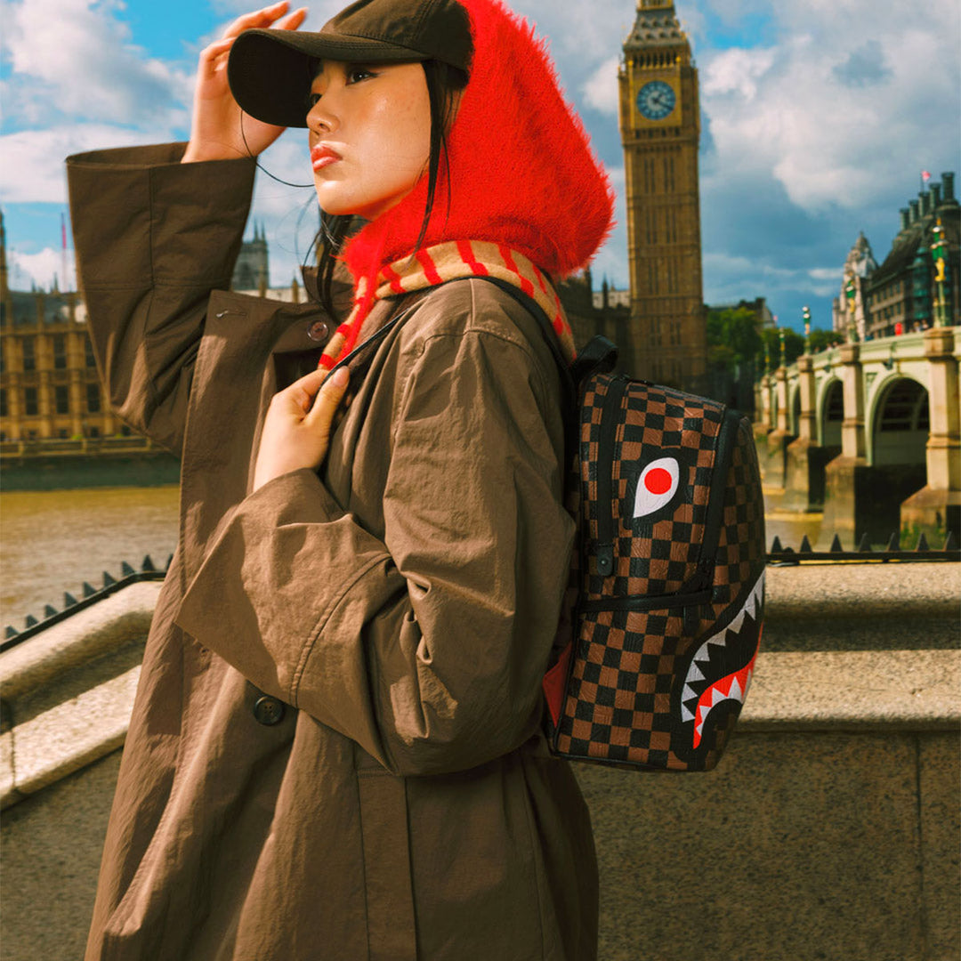 910B8233NSZ - Zaini - Sprayground - Unisex -  CHECK 2 EMBOSS SAVAGE BACKPACK - Marrone & Nero - Grafica A Scacchiera - Shark Mouth - Stash Pocket - Accessorio