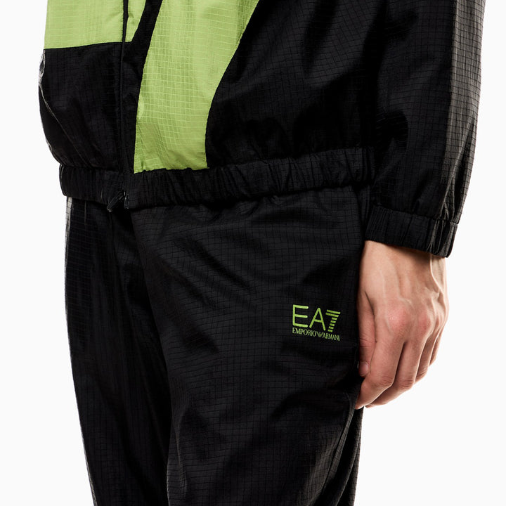 7M000646 AF13415 - TUTA EMPORIO ARMANI EA7 IN MICROFIBRA NERA E GIALLO FLUO UOMO