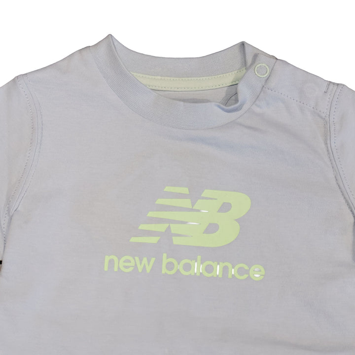 COMPLETINO NEW BALANCE STACKED LOGO TEE & SHORT SET