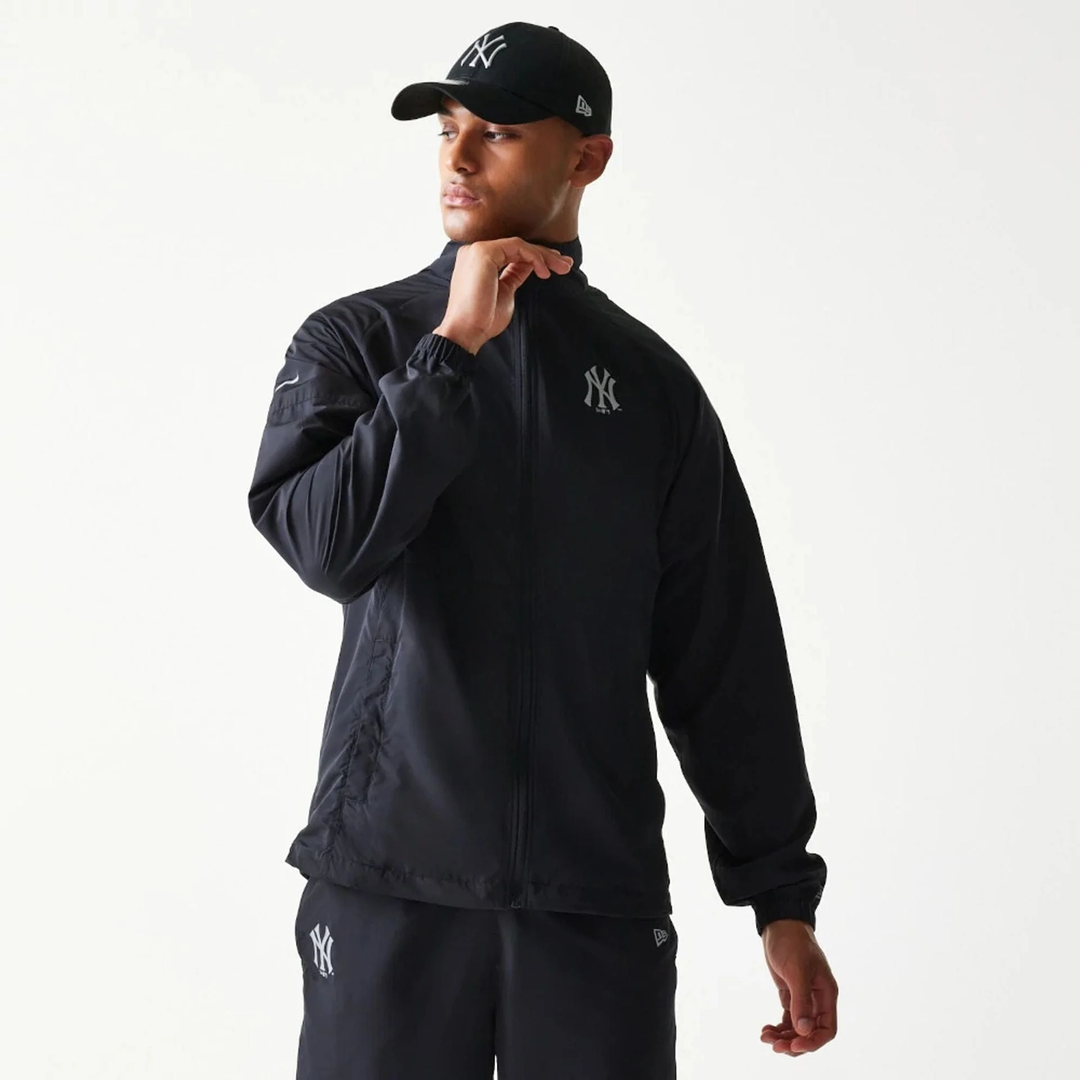 Bundle New Era NY Yankees - Giacca Track Top & Pantaloni Jogger Total Black