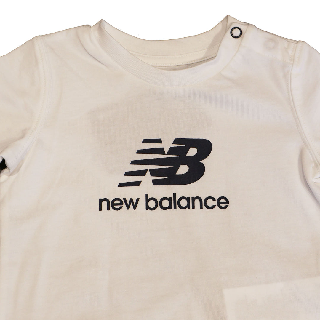 COMPLETINO NEW BALANCE STACKED LOGO TEE & SHORT SET