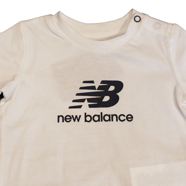 COMPLETINO NEW BALANCE STACKED LOGO TEE & SHORT SET