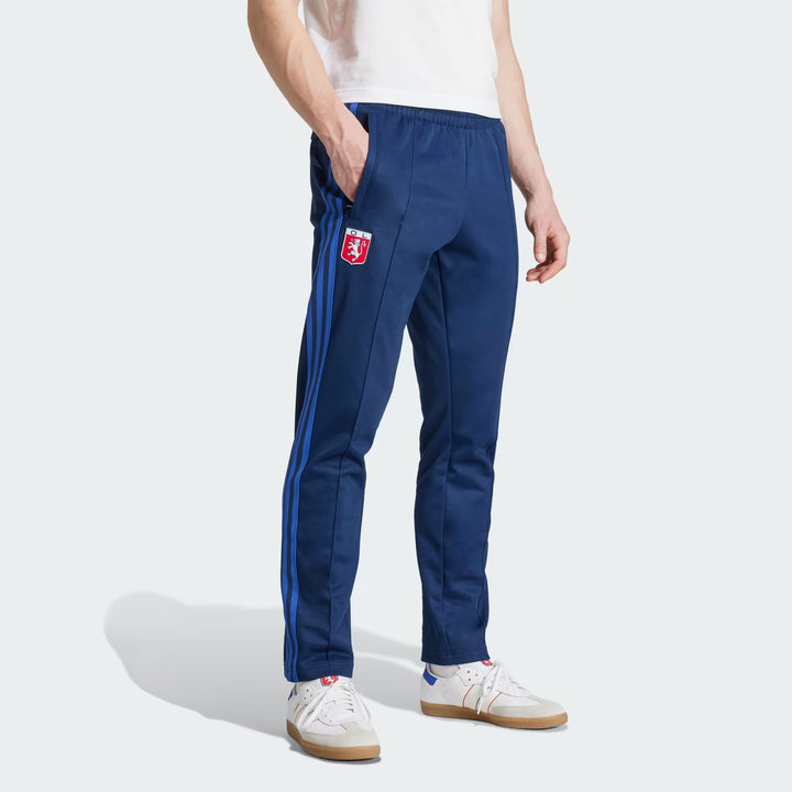 PANTALONI UOMO ADIDAS OLYMPIQUE LYONNAIS ANNIVERSARY – NAVY – KC0700