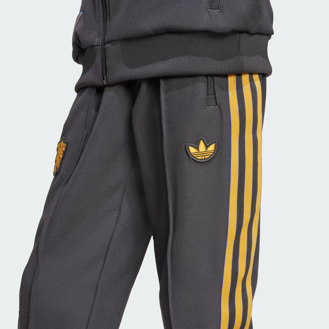 JY1081 - Pantaloni - Sportivi - Bambini - Zip - Adidas - MANCHESTER UNITED ICON - Terrace Icons - Sportswear