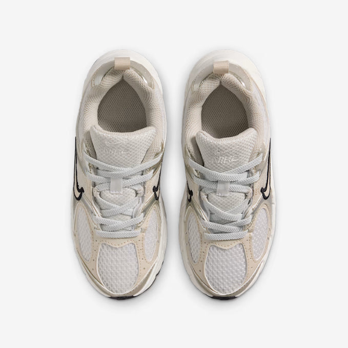 SNEAKERS DONNA NIKE V5 RNR DONNA BAMBINO MESH E DETTAGLI METALLIZZATI HQ6411