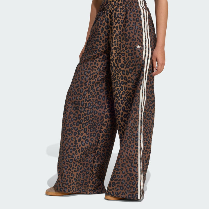 PANTALONI DONNA ADIDAS ORIGINALS FIREBIRD OVERSIZED LEOPARD – JW7302