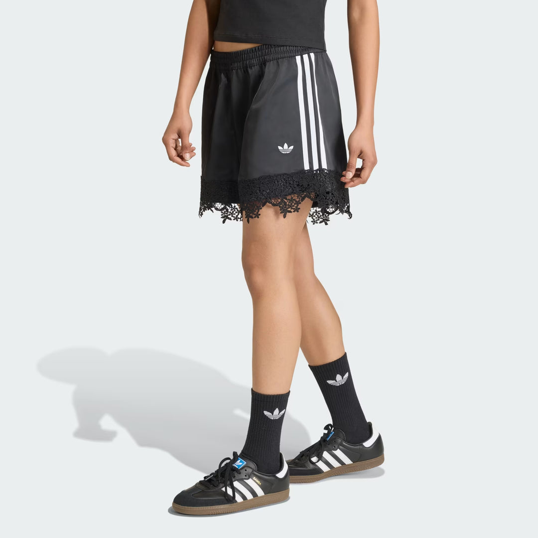 PANTALONCINI DONNA ADIDAS ORIGINALS IN RASO NERO CON PIZZO