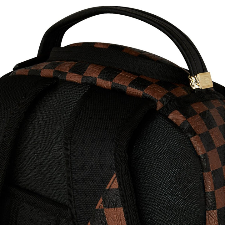 910B8232NSZ - Zaini - Unisex - Sprayground - SAWTOOTH SHARKS IN PARIS MONOGRAM - Grafica A Scacchiera - Marrone & Nero - Design Unico - Stash Pocket - Accessorio