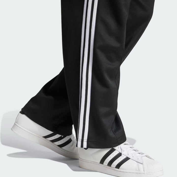 IZ4801 - Pantaloni - Adidas