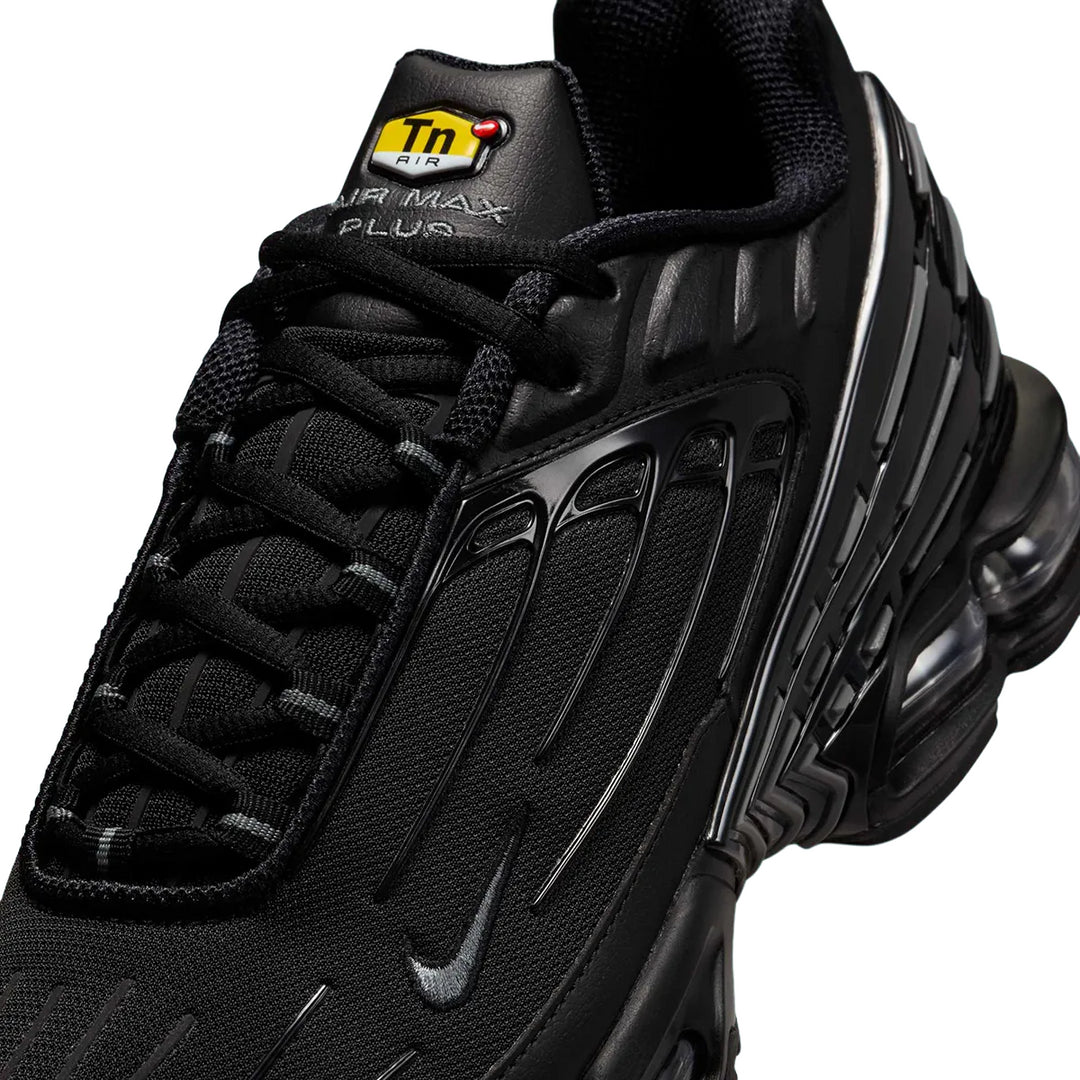 IF6319 - Scarpe - Sneakers - Uomo - NIKE - AIR MAX PLUS 3 UOMO – NERO - DESIGN FUTURISTICO -