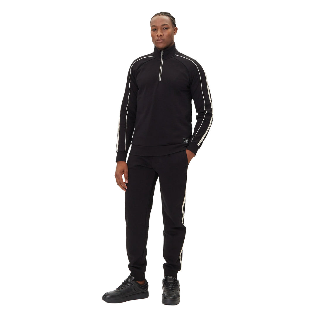 7M000974 AF10377 - Pantaloni - Uomo - Tuta - EMPORIO ARMANI - JERSEY TROUSER - Nero - Logo - Comfort Moderno - Tessuto Jersey - Sportiva - Comoda - Tempo Libero - Viaggi - Abbigliamento Autunno Inverno