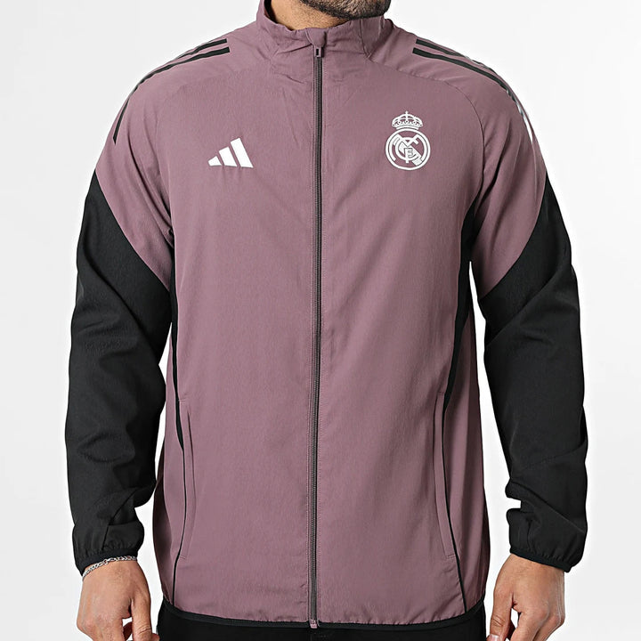 SET COMPLETO Real Madrid 2025/26: Giacca Prematch + Pantaloni (Non vendibili singolarmente - Stessa Taglia)