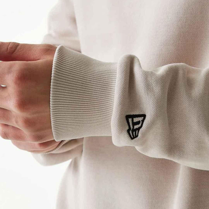 60675773 - Felpe - Uomo - New Era - GIROCOLLO - MLB NY YANKEES - Unisex - LEAGUE ESSENTIAL BEIGE - Casual & Spirito MLB - Capo Essenziale & Versatile - Abbigliamento Autunno/Inverno