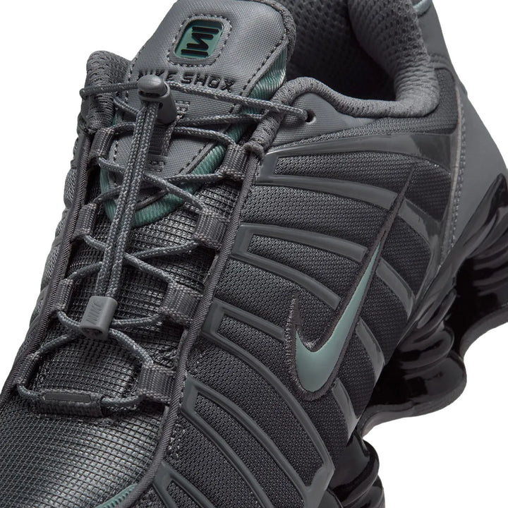 NIKE NIKE SHOX TL SNEAKER UOMO IM5998-068 – GRIGIO FERRO NERO CON DETTAGLI CLAY GREEN