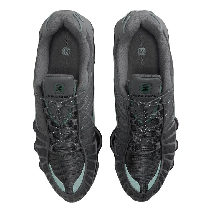 NIKE NIKE SHOX TL SNEAKER UOMO IM5998-068 – GRIGIO FERRO NERO CON DETTAGLI CLAY GREEN