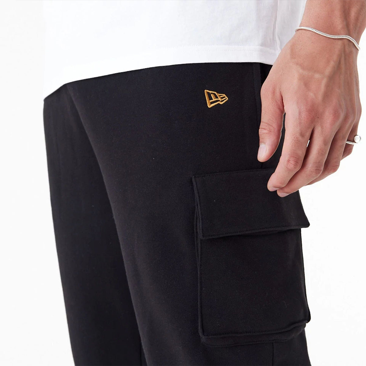 60435397 - Pantaloni - New Era