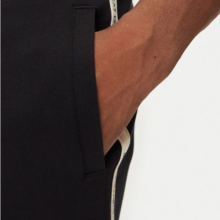 7M000974 AF10377 - Pantaloni - Uomo - Tuta - EMPORIO ARMANI - JERSEY TROUSER - Nero - Logo - Comfort Moderno - Tessuto Jersey - Sportiva - Comoda - Tempo Libero - Viaggi - Abbigliamento Autunno Inverno