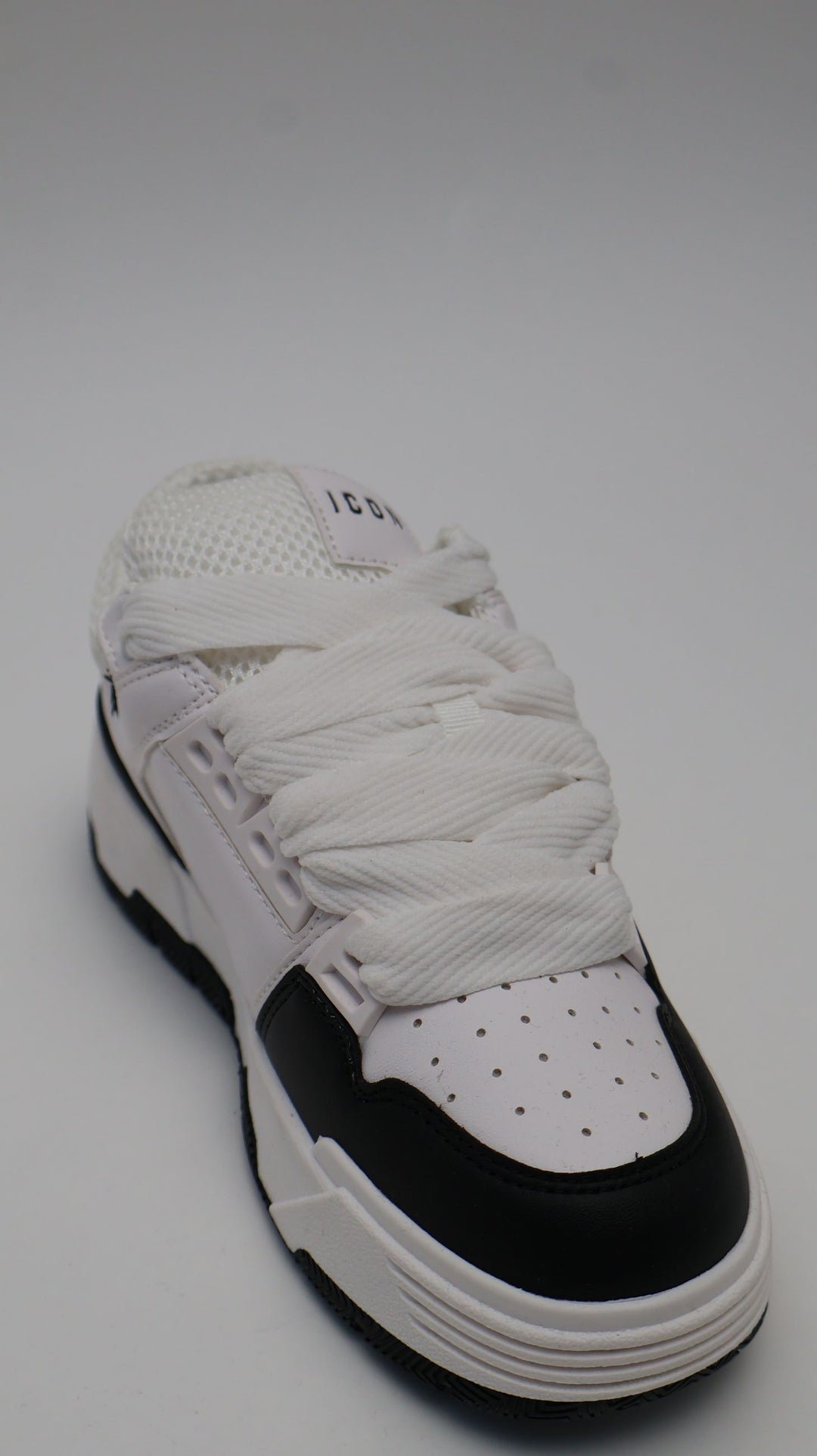 SNEAKERS ICON LOGO STREET WHITE & BLACK DONNA