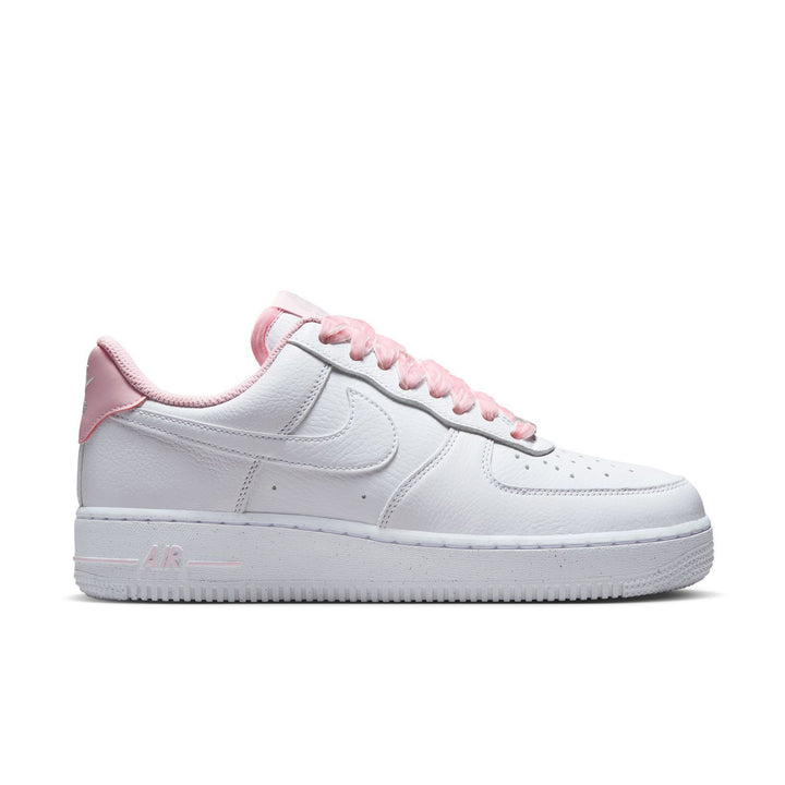 HV4403 - Scarpe - Nike - Donna - Sneakers - COURT VISION ALTA - BIANCO PHANTOM E ROSA PLATFORM - Stile Basket - Look Streetwear Femminile