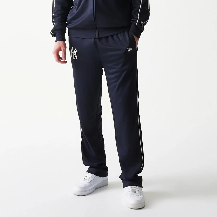 Set Coordinato New Era Yankees Tech - Giacca con Zip e Pantaloni Sportivi Uomo