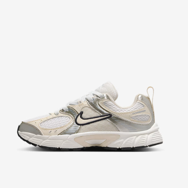 SNEAKERS DONNA NIKE V5 RNR DONNA BAMBINO MESH E DETTAGLI METALLIZZATI HQ6411