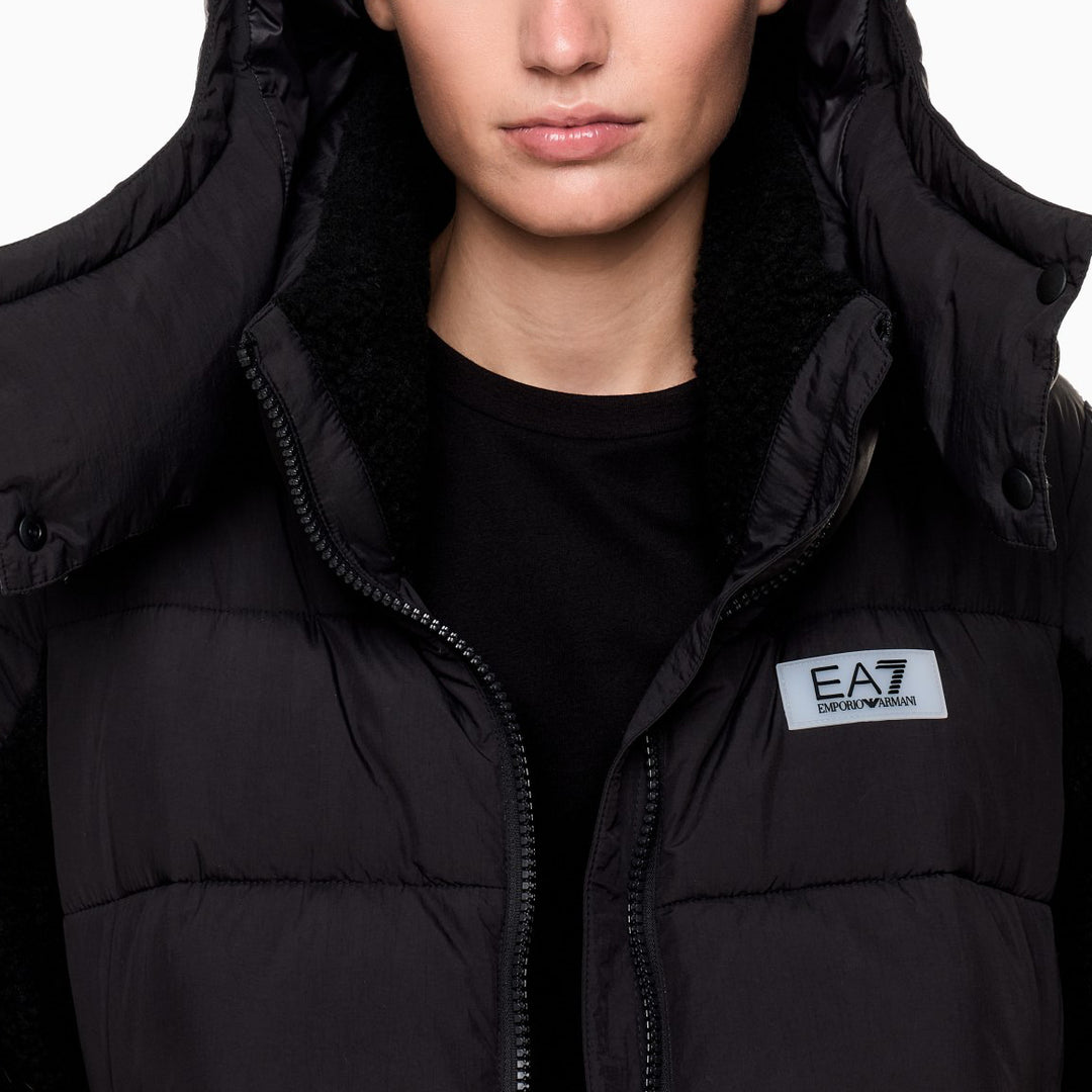 7W000656 AF16076 - GIACCA DONNA IMBOTTITA EA7 EMPORIO ARMANI NERA CON DETTAGLI TEDDY