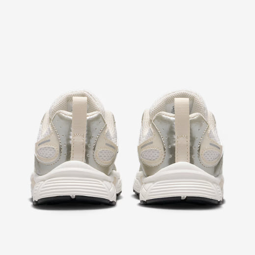 SNEAKERS DONNA NIKE V5 RNR DONNA BAMBINO MESH E DETTAGLI METALLIZZATI HQ6411