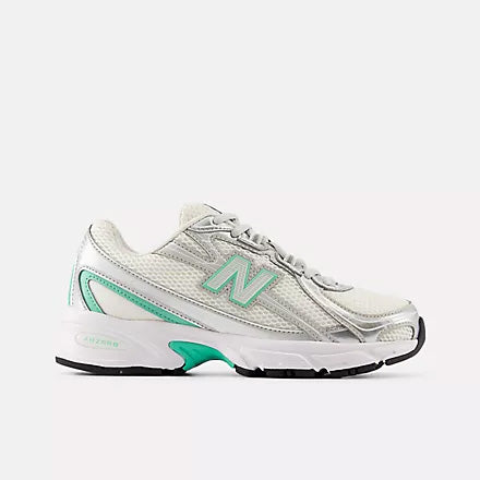 G7402H8 - Scarpe - New Balance