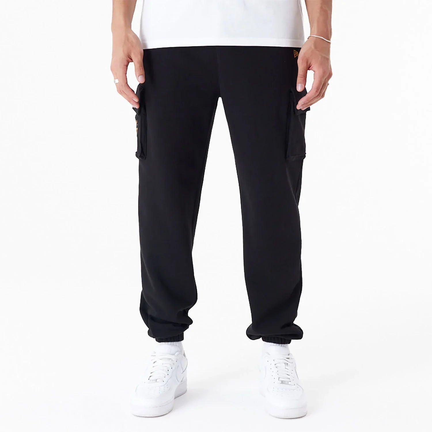 60435397 - Pantaloni - New Era