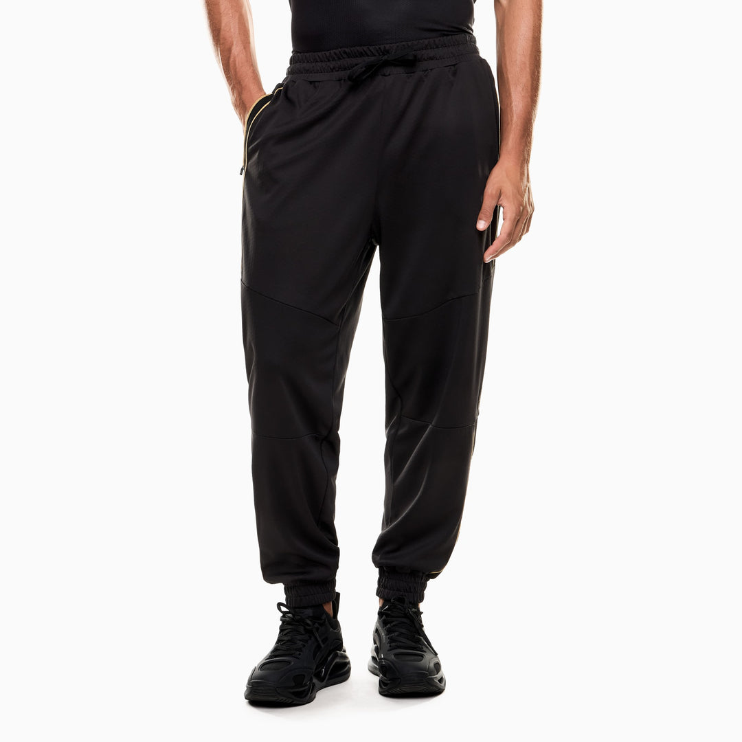 7M000622 AF17089 PANTALONI JOGGER UOMO EA7 SOCCER IN TESSUTO TECNICO NERO E ORO