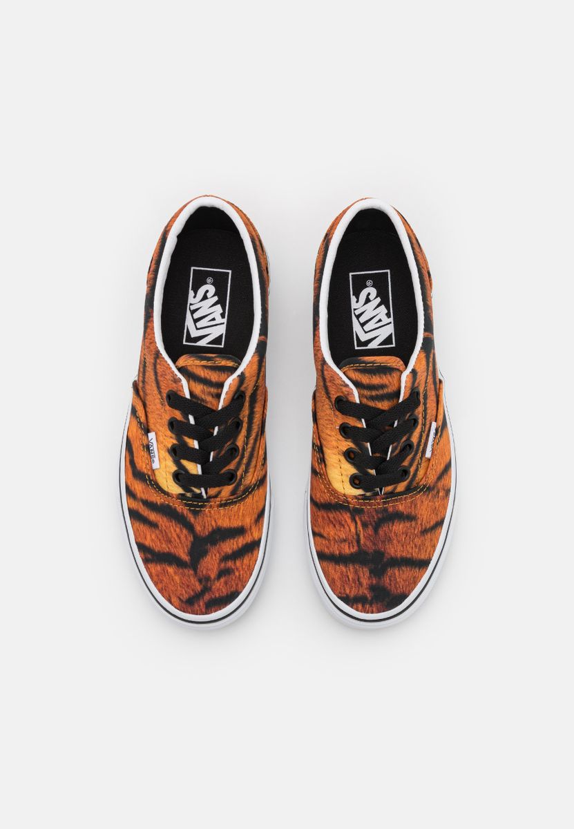 VN0A4U398WP1 - Scarpe - Vans