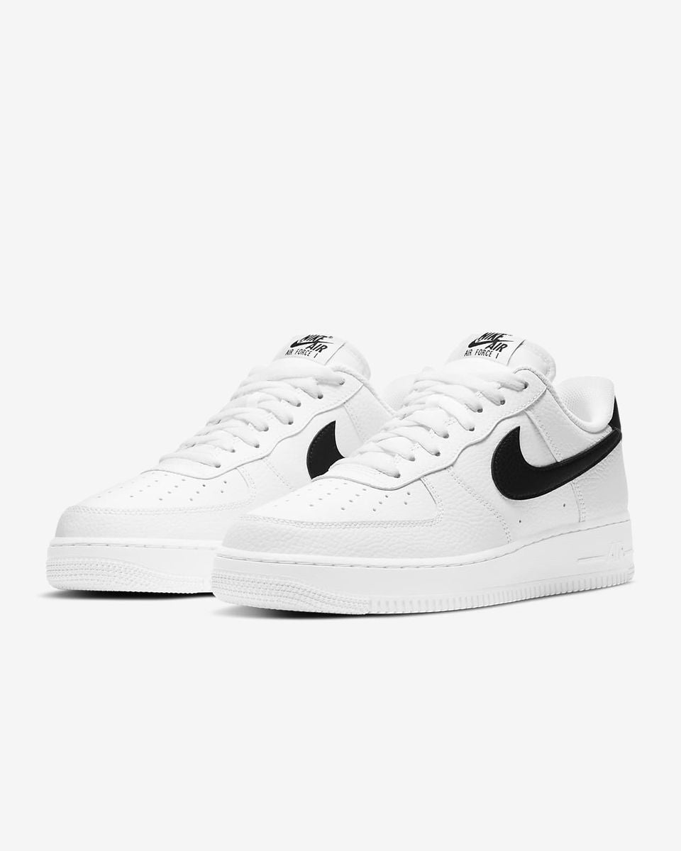 CT2302 - Footwear - Nike