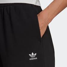 HC0630 - Pantaloncini - Adidas